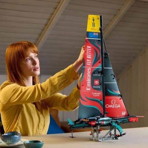 Igra Gradnje Lego 42174 Yacht Emirates Team New Zealand AC75 Pisana Cijena