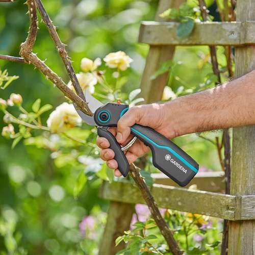 Battery pruning shears Gardena Assistcut 12222-20 Bypass 25 mm Cijena