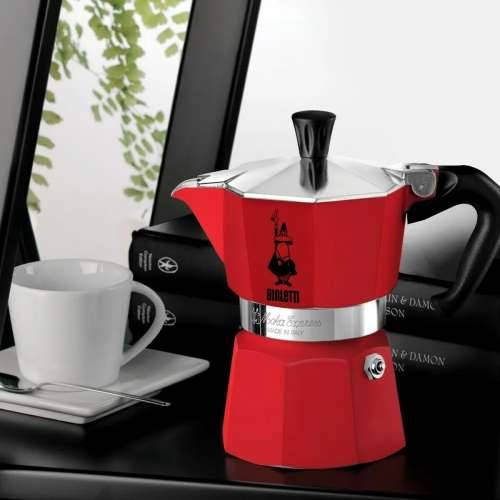 Talijanska Moka za Kavu Bialetti Winter Wonderland Crvena Srebrna Aluminij 3 Tasītes Cijena
