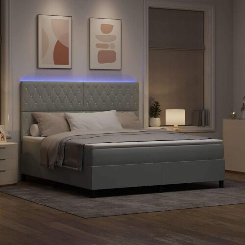LED Box Spring Krevet Svijetlo siva 180 x 200 cm Baršun - Svjetlosiva 180 x 200 cm Kristal s dugmadima Cijena