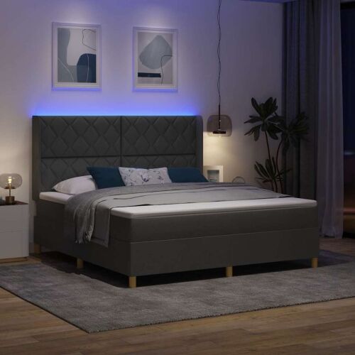 Box spring krevet s LED trakama Siva 180 x 200 cm tkanina - Tamno siva 180 x 200 cm Dizajn s rombovima Cijena