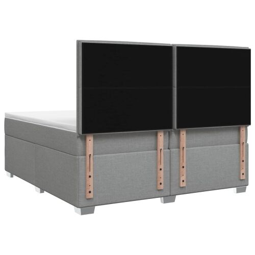 Boxspring krevet s madracem Svjetlosiva 200 x 200 cm Tkanina - Svjetlosiva 200 x 200 cm Dizajn s rombovima Cijena