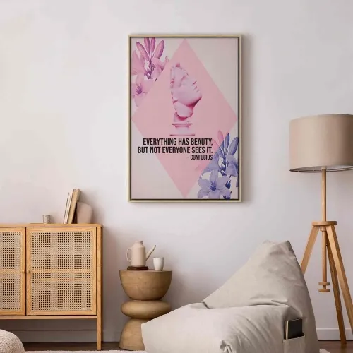 Slika - Beauty in the Eyes - Inspirational Quote with Pink Bust and Flowers 60x90 U prirodnom drvenom okviru Cijena