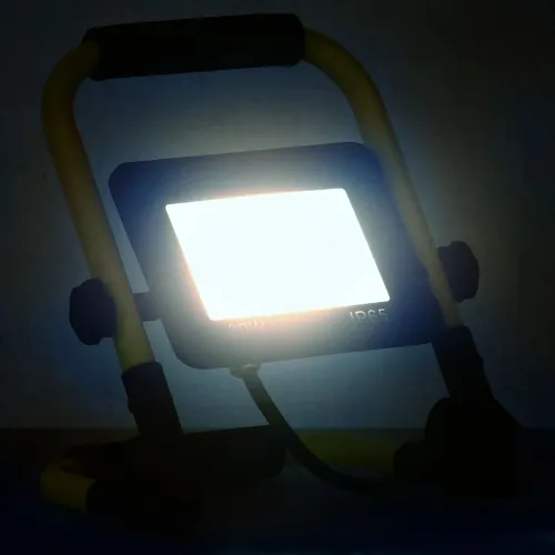 LED reflektor s ručkom 30 W hladni bijeli - Hladna bijela 1 1 30 w Cijena